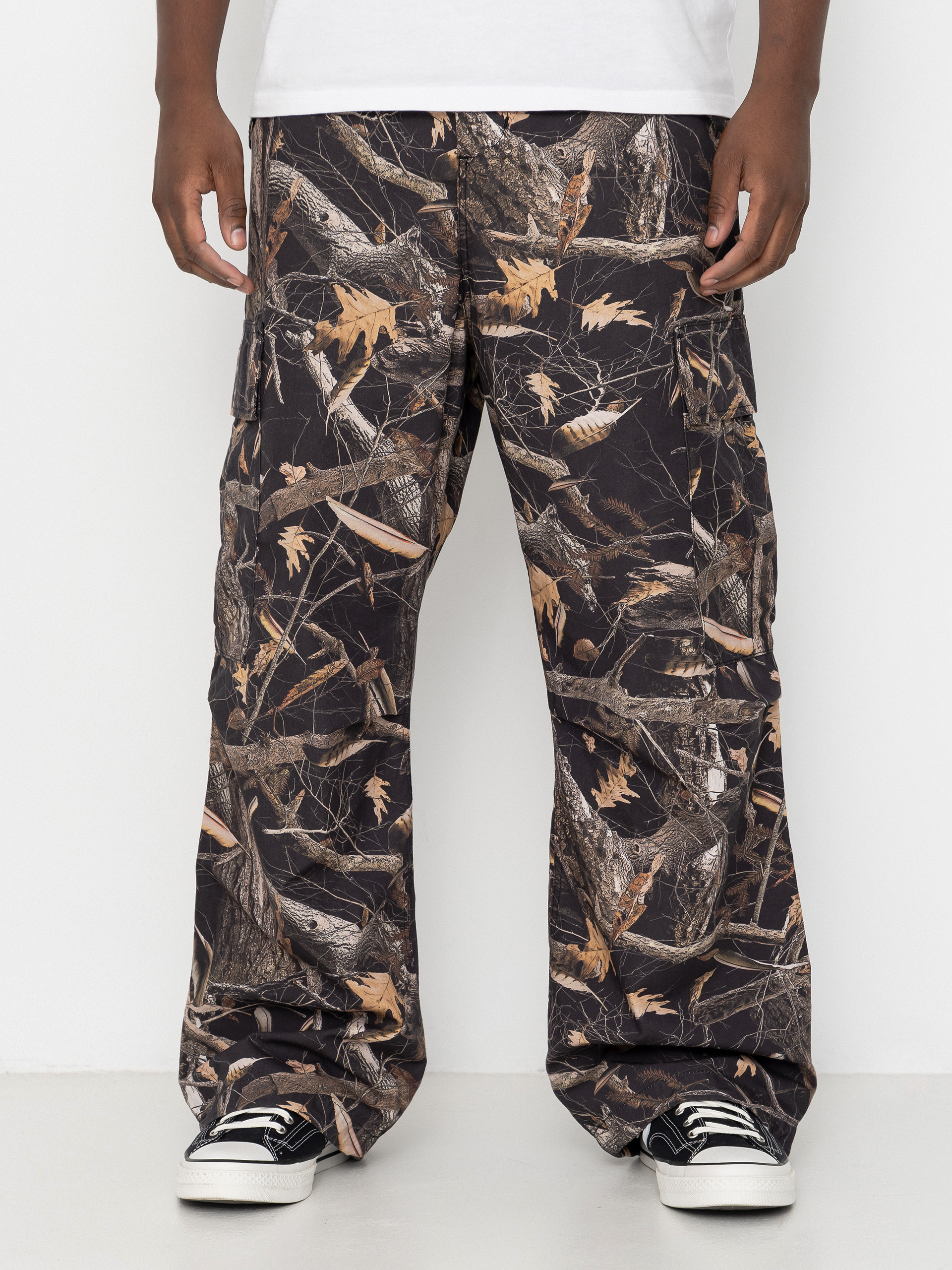 Spodnie Carhartt WIP Osborn Cargo (camo feather tree black/rinsed)