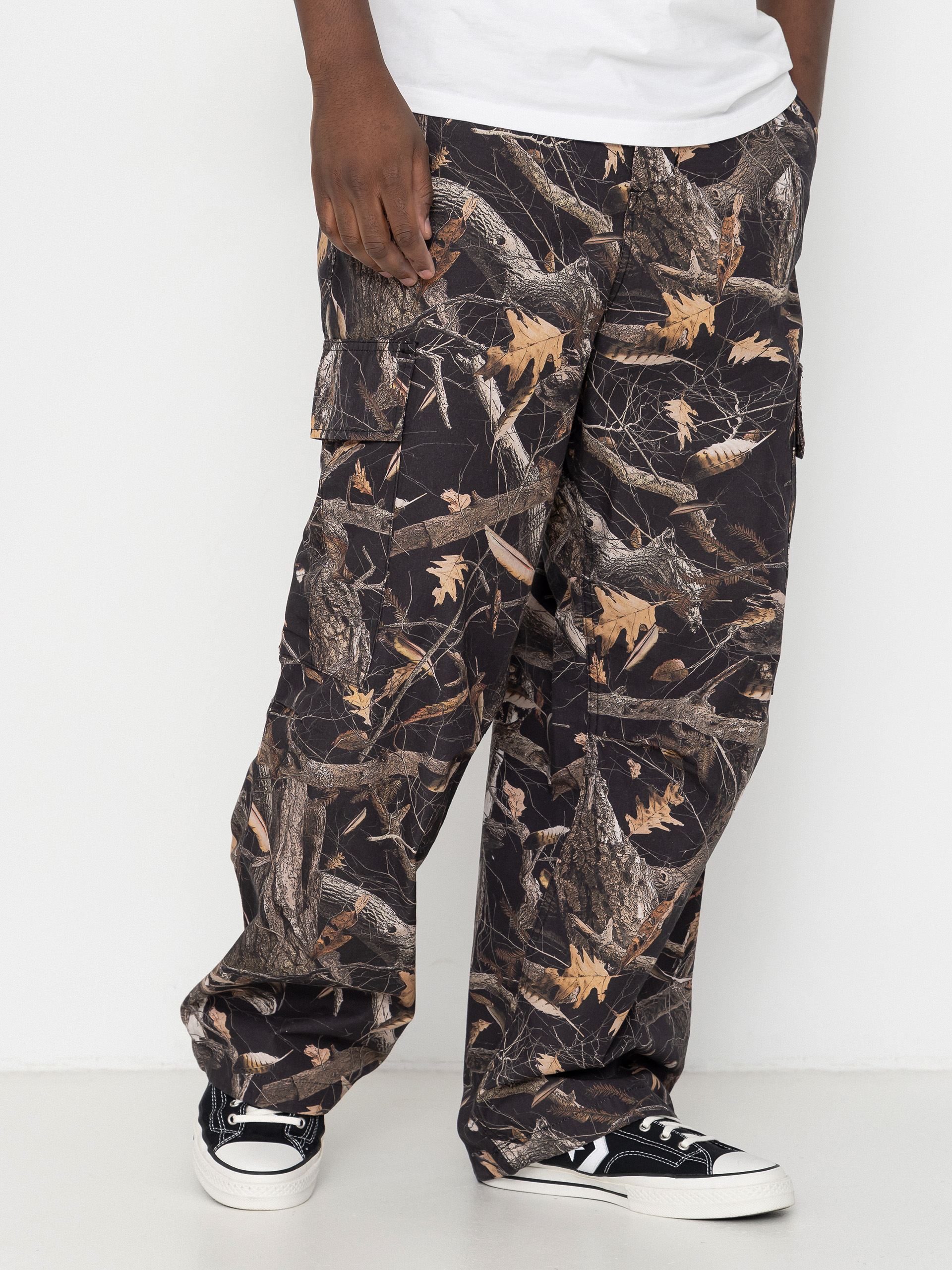 Spodnie Carhartt WIP Osborn Cargo (camo feather tree black/rinsed)