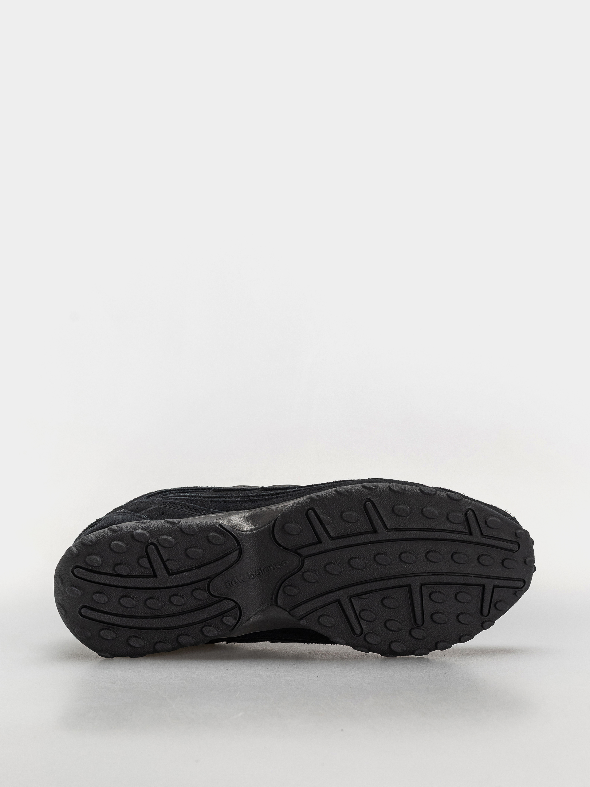 Buty New Balance 204L (black/black cement)