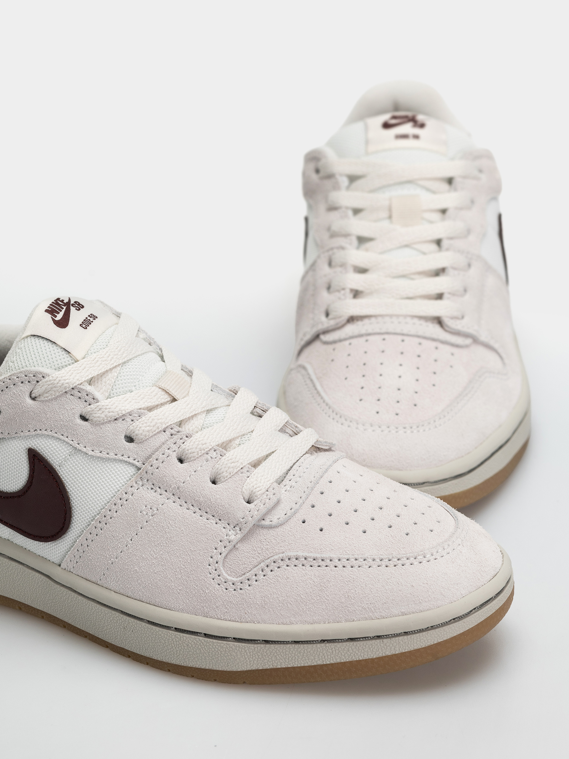 Buty Nike SB Code 58 (summit white/mystic dates phantom)