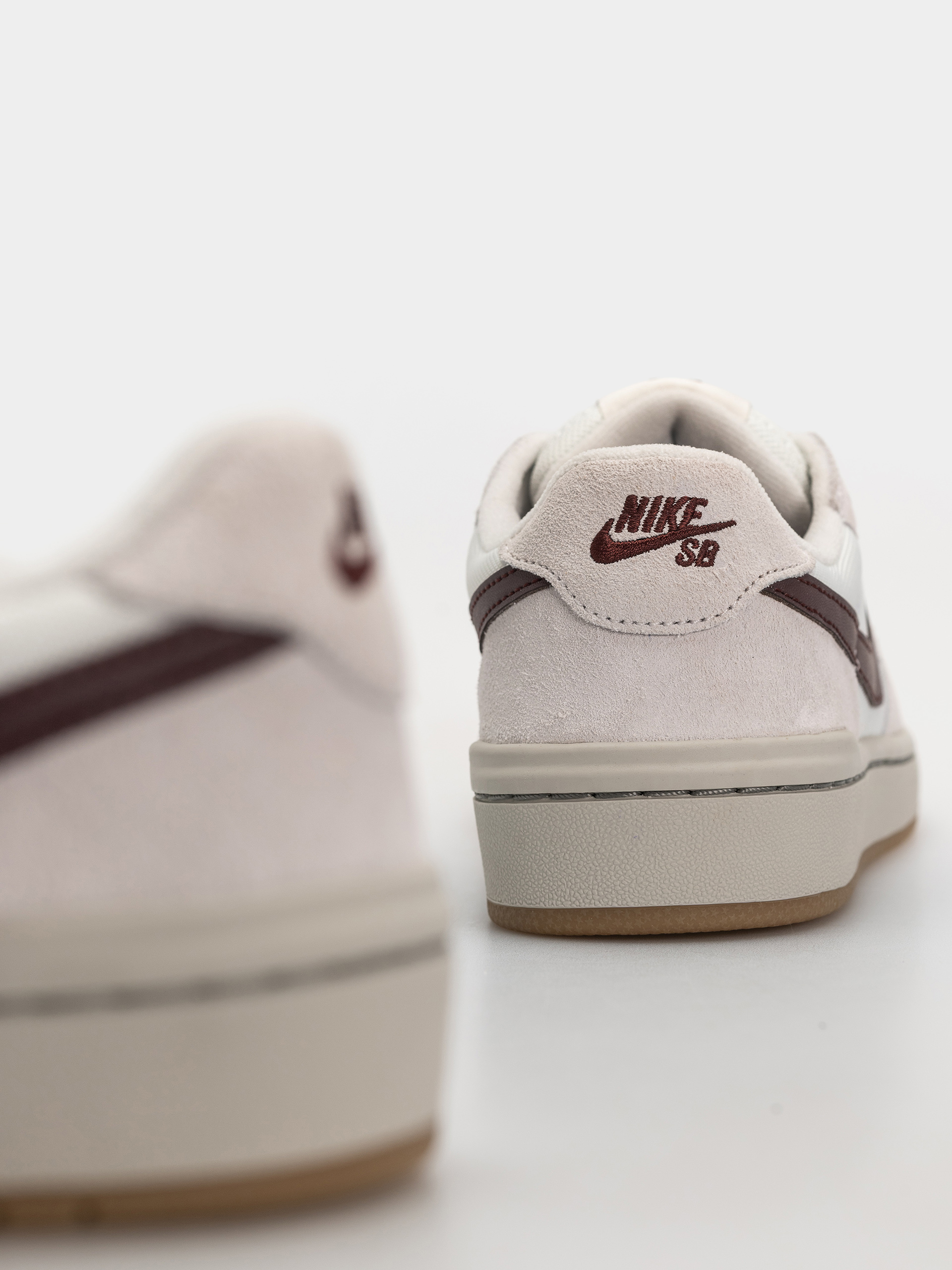 Buty Nike SB Code 58 (summit white/mystic dates phantom)