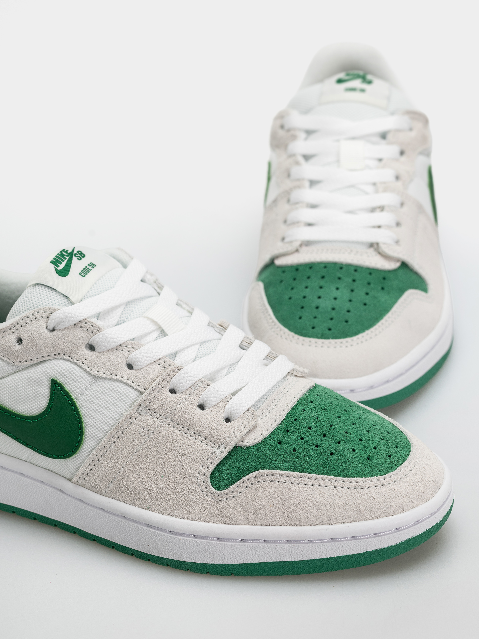 Buty Nike SB Code 58 (white/pine green summit white pine green)