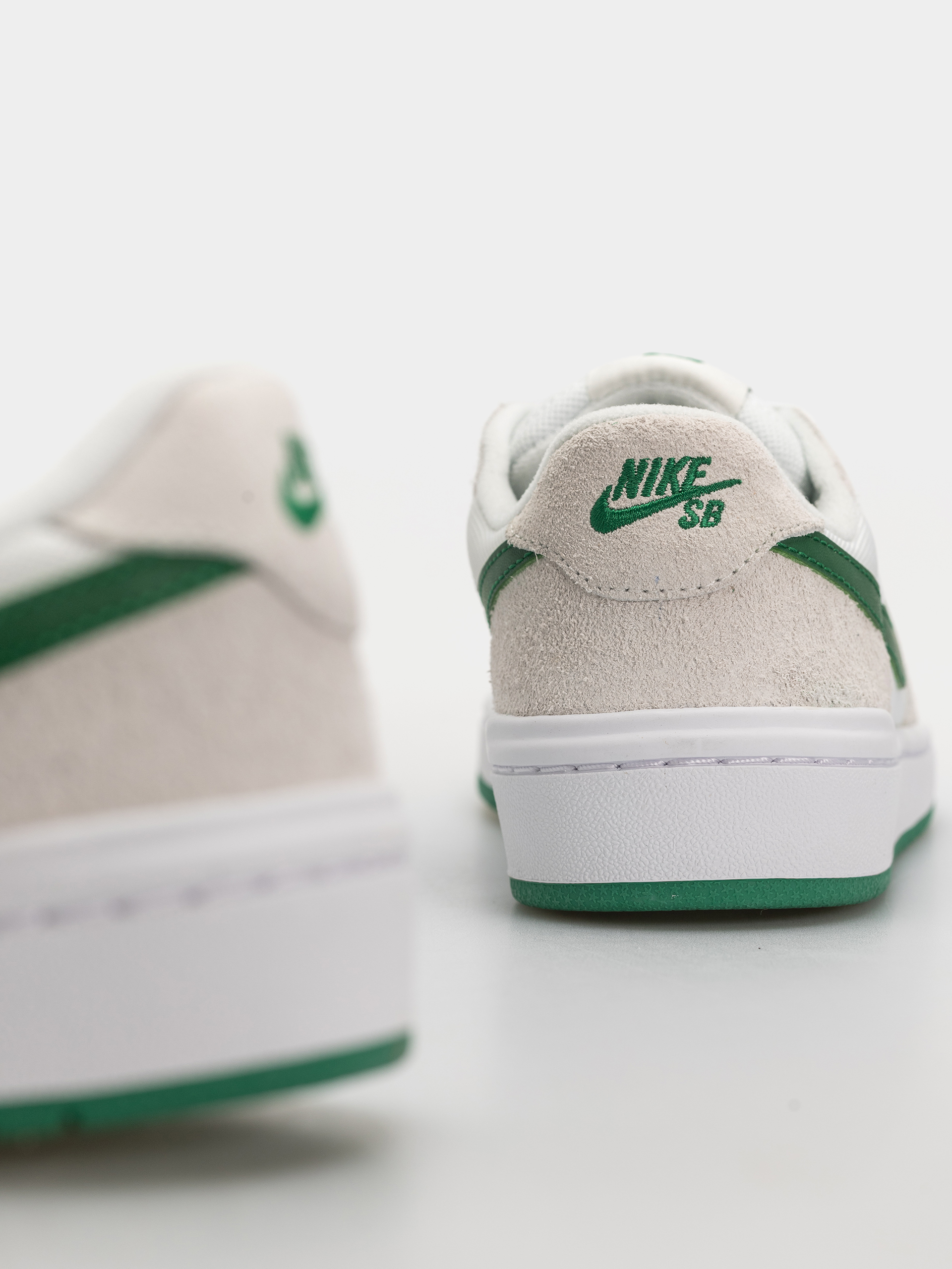 Buty Nike SB Code 58 (white/pine green summit white pine green)
