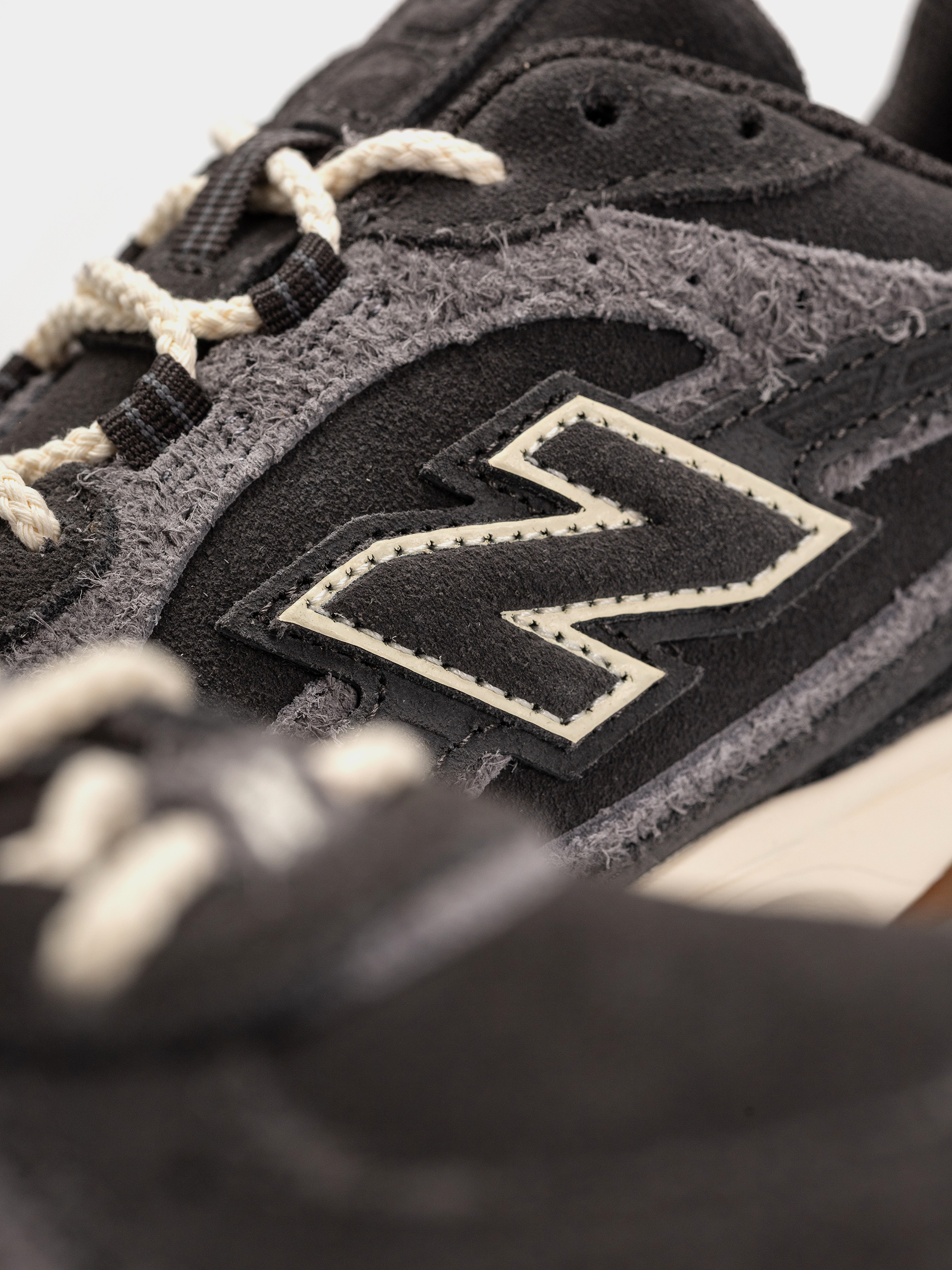 Buty New Balance 204L (black)