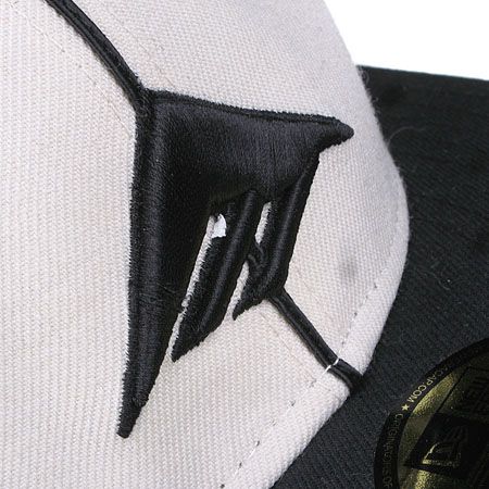 Czapka z daszkiem Emerica   (creme/black)