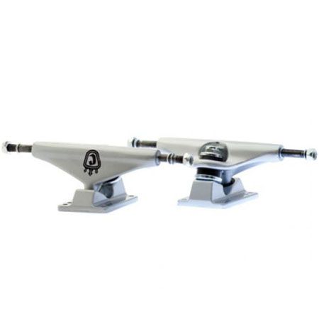 Traki Creme Logo 8'' wide (silver)