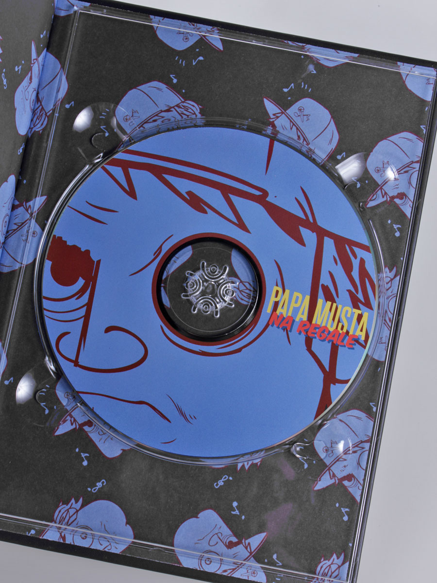 Komiks + płyta CD Papa Musta Na Regale
