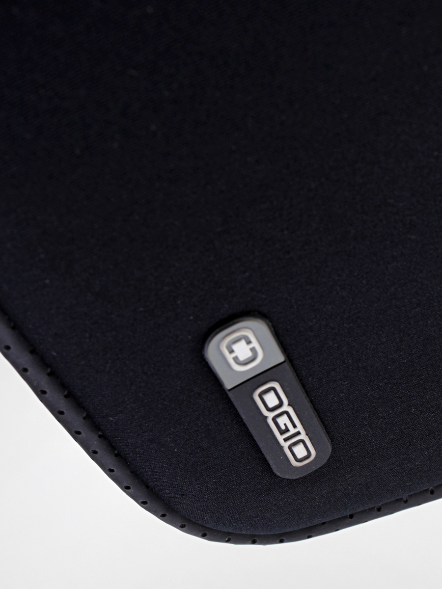 Pokrowiec Ogio Neoprene 17'' (blk silv)