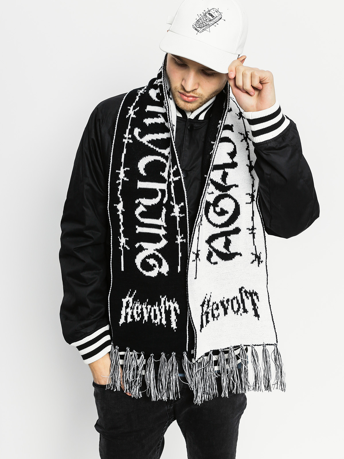 Szalik Koka Barbed Against Revolt (black/white)