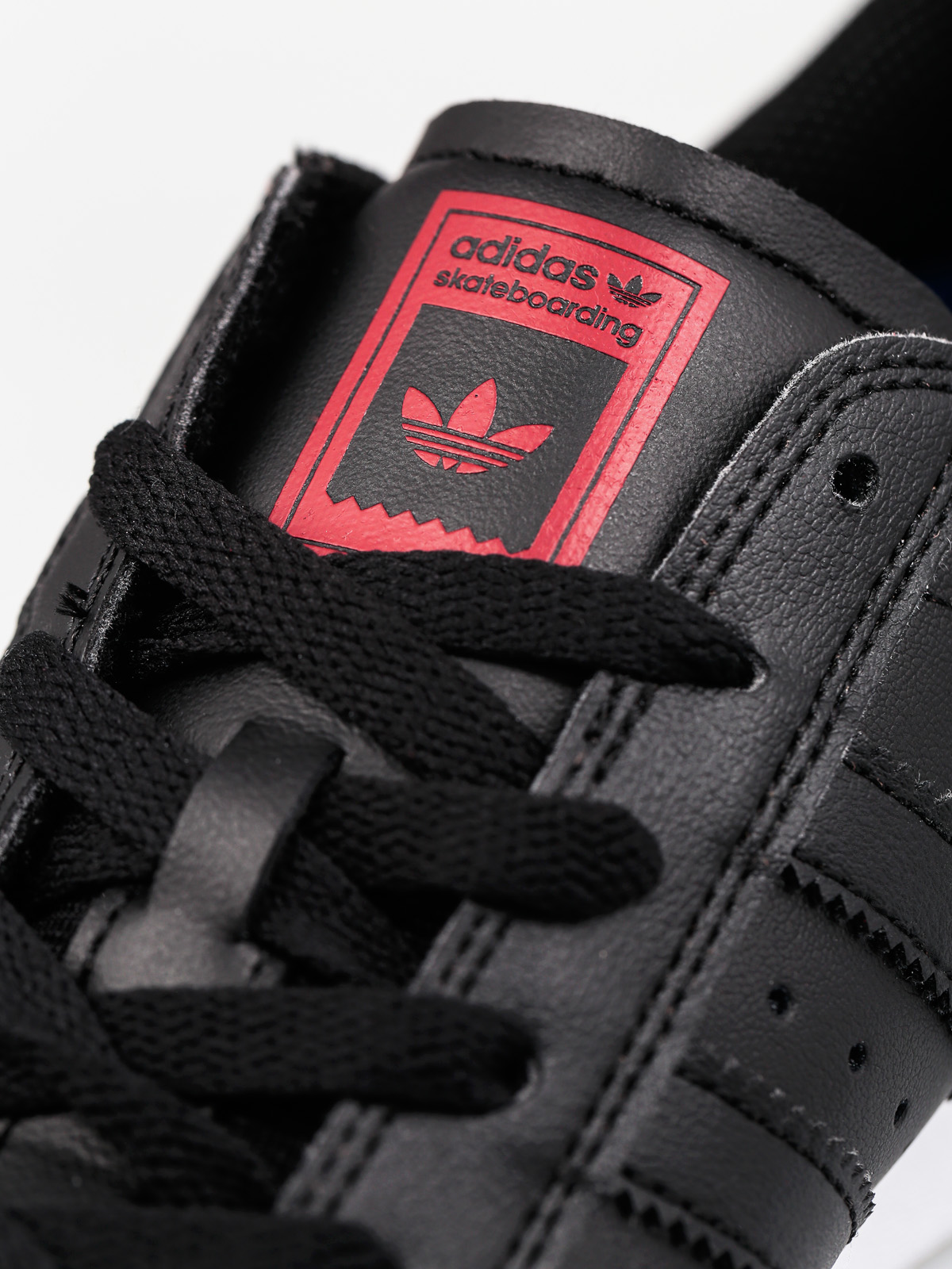 Buty adidas Superstar Vulc Adv (cblack/scarle/ftwwht)