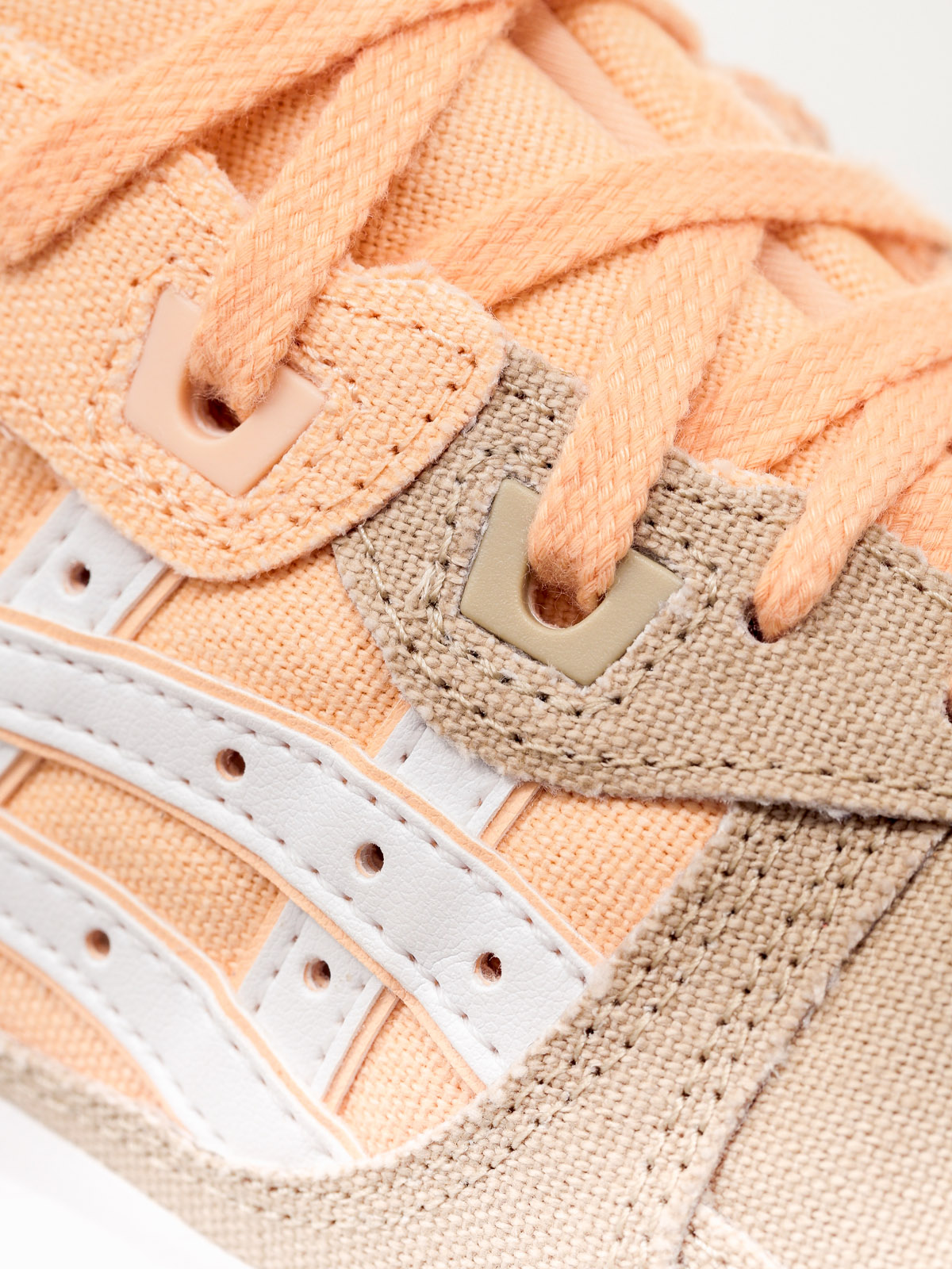 Buty Asics Gel Lyte III Wmn (bleached apricot/white)