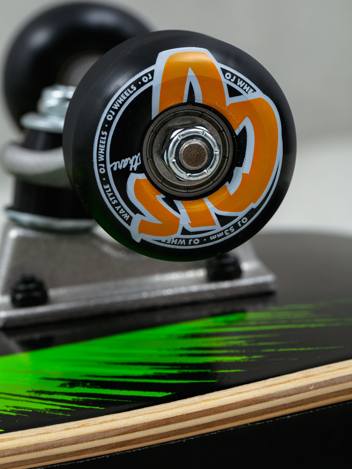 Deskorolka Creature The Thing (black/green/yellow)