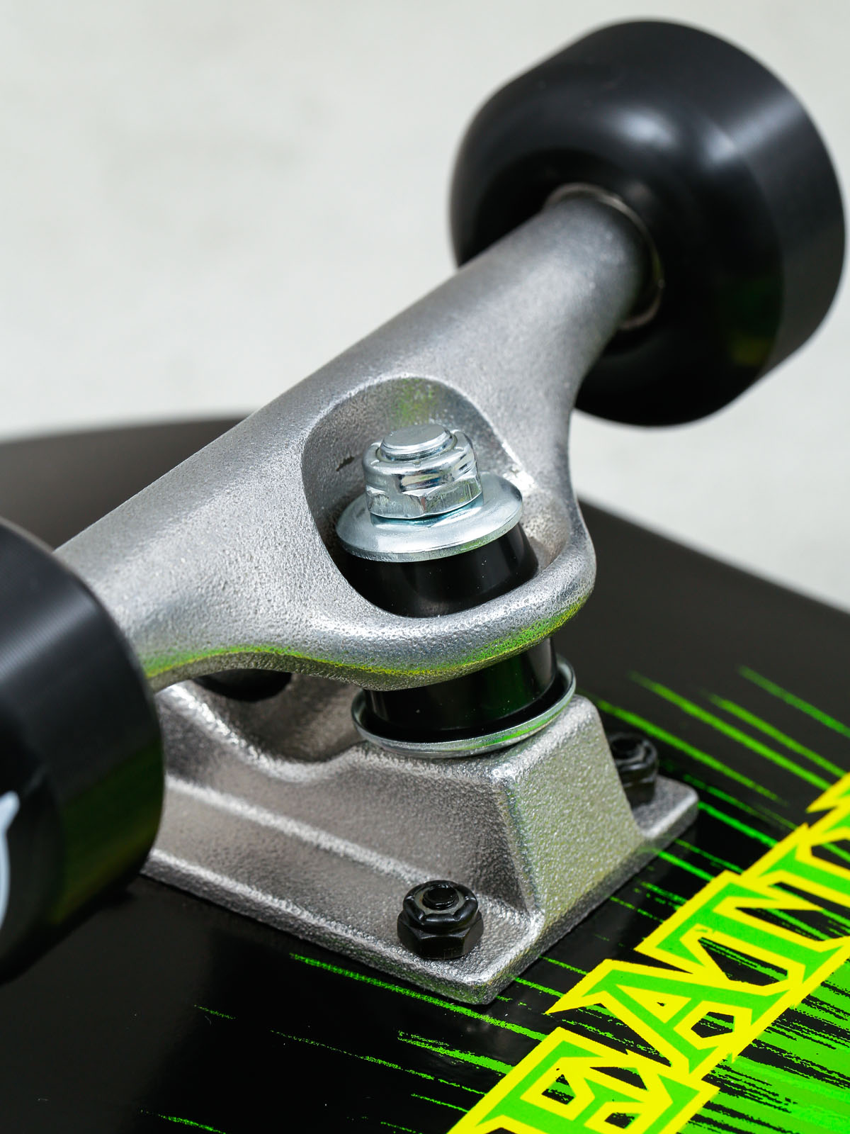 Deskorolka Creature The Thing (black/green/yellow)