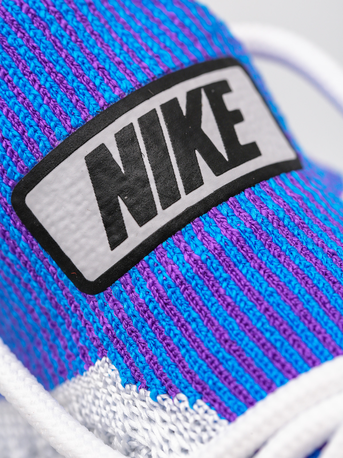 Buty Nike Air Zoom Mariah Flyknit Racer Wmn (white/hyper crimson pure platinum)