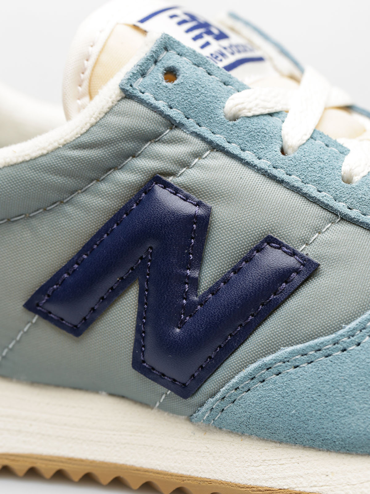 Buty New Balance 220 Wmn (smoke blue)