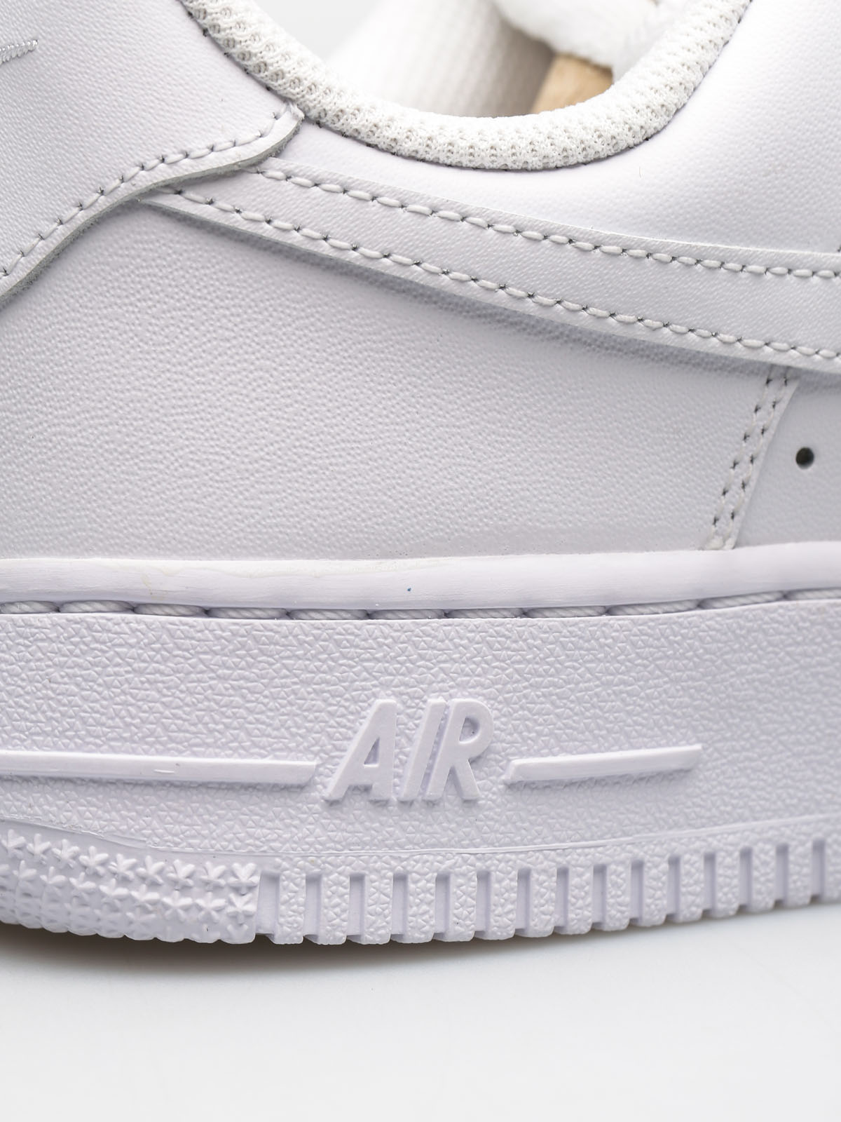 Buty Nike Air Force 1 07 Wmn (white/white)