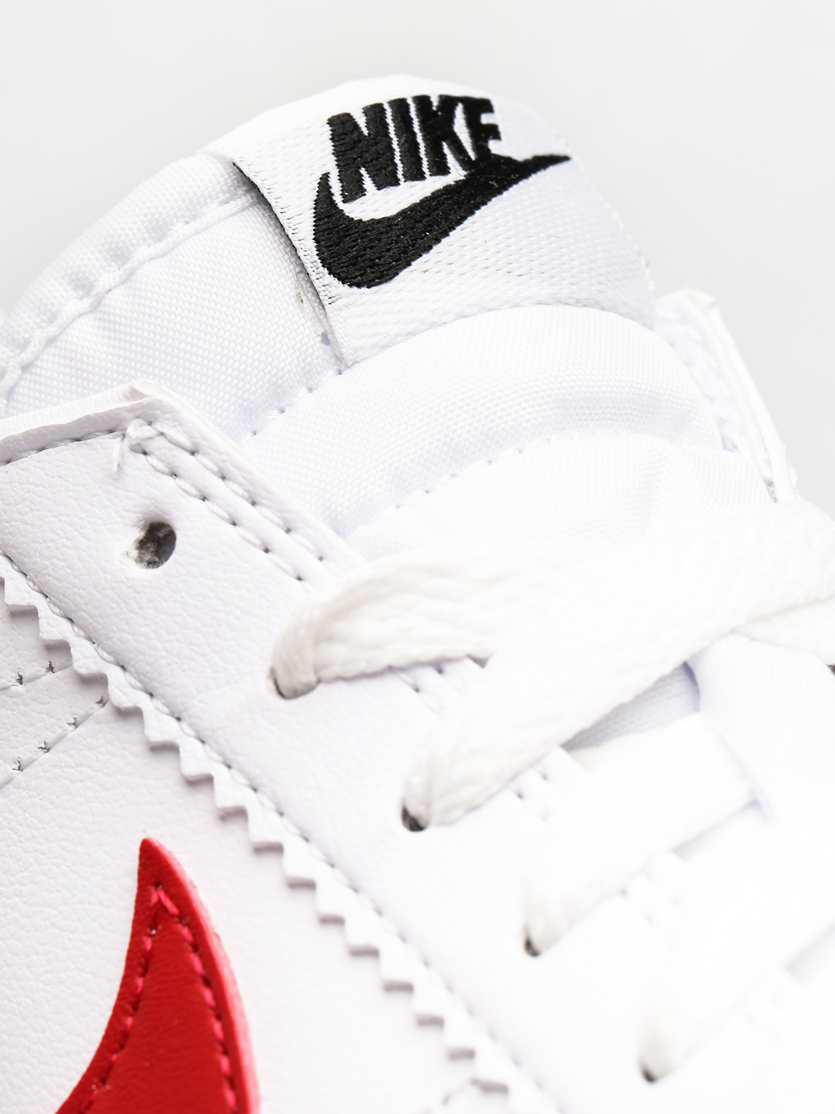 Buty Nike Classic Cortez Leather Wmn (white/varsity red)