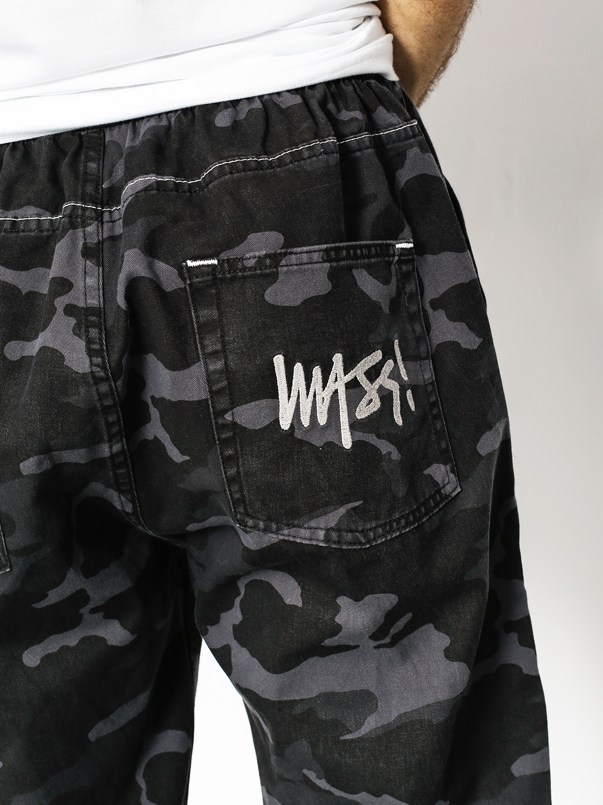 Spodnie MassDnm Signature Joggers (black camo)