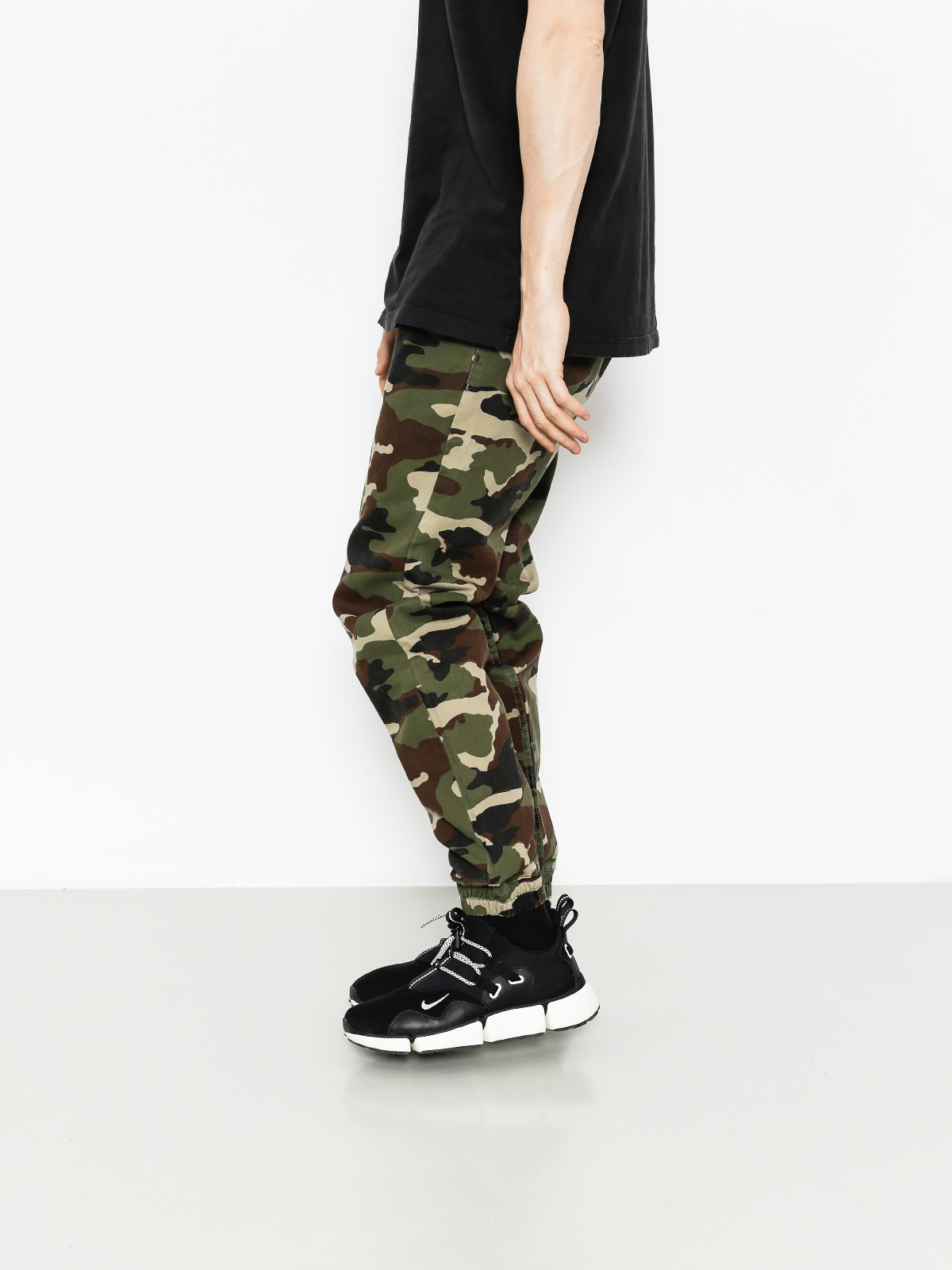 Spodnie MassDnm Joggers Signature (woodland camo)