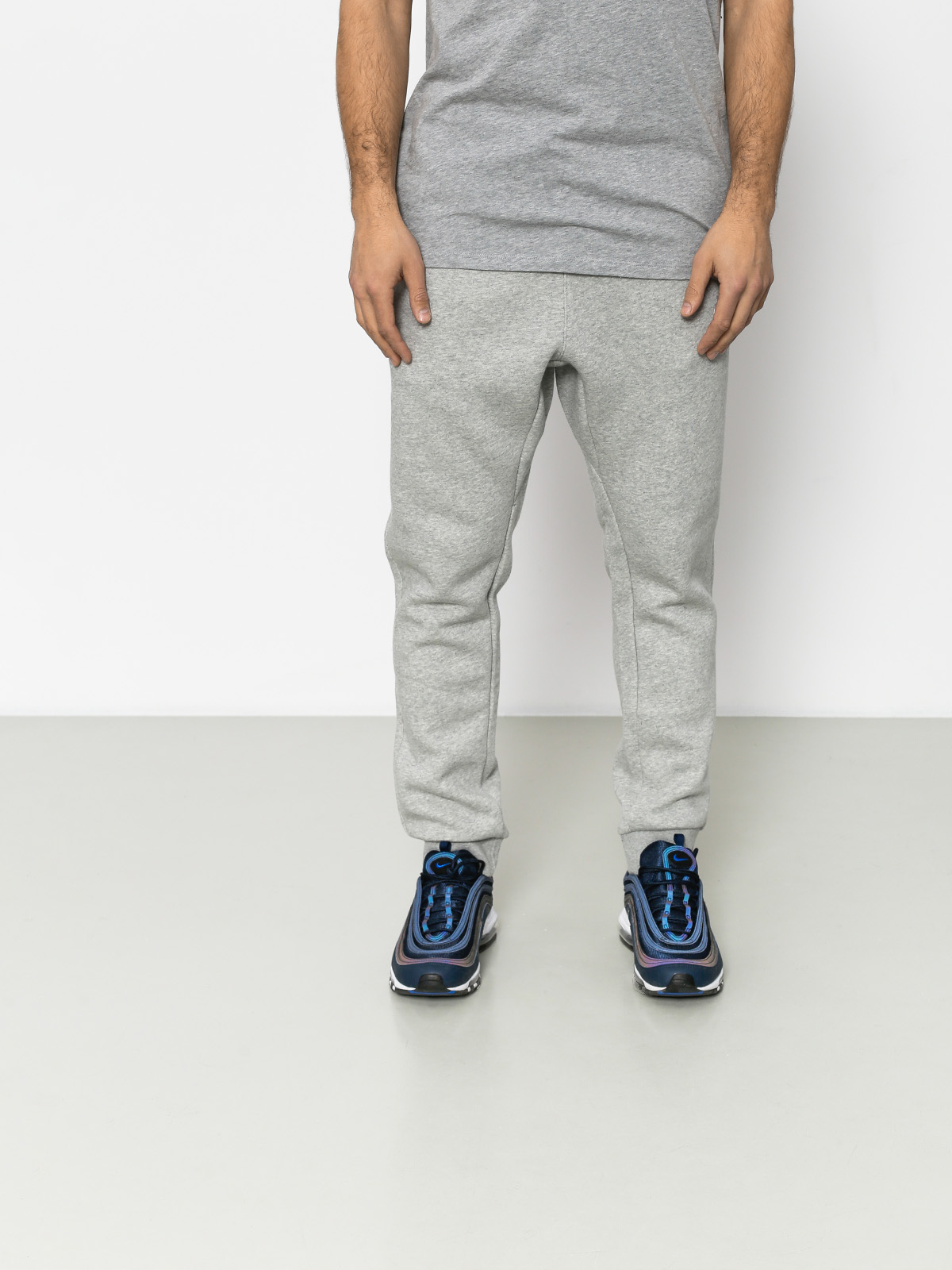 Spodnie Nike Club Jogger (dk grey heather/white)