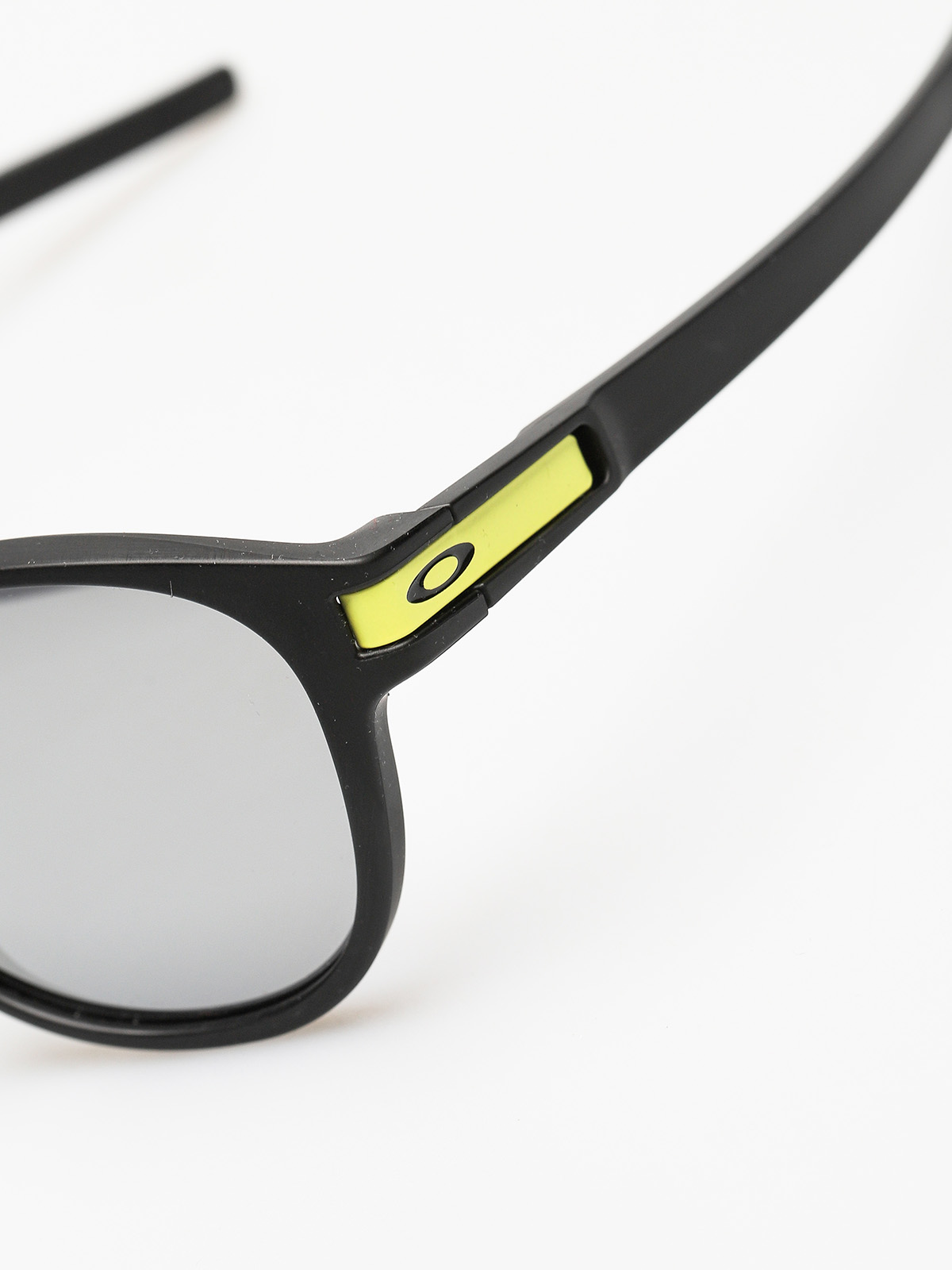 Okulary przeciwsłoneczne Oakley Latch (matte black/chrome iridium)