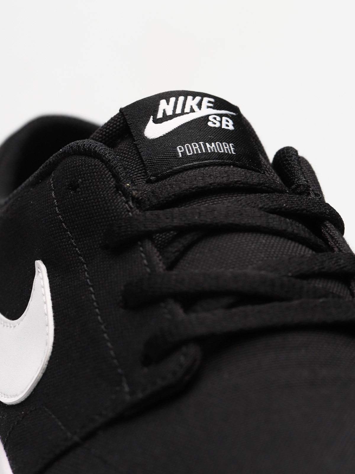 Buty Nike SB Sb Solarsoft Portmore II Canvas (black/white)