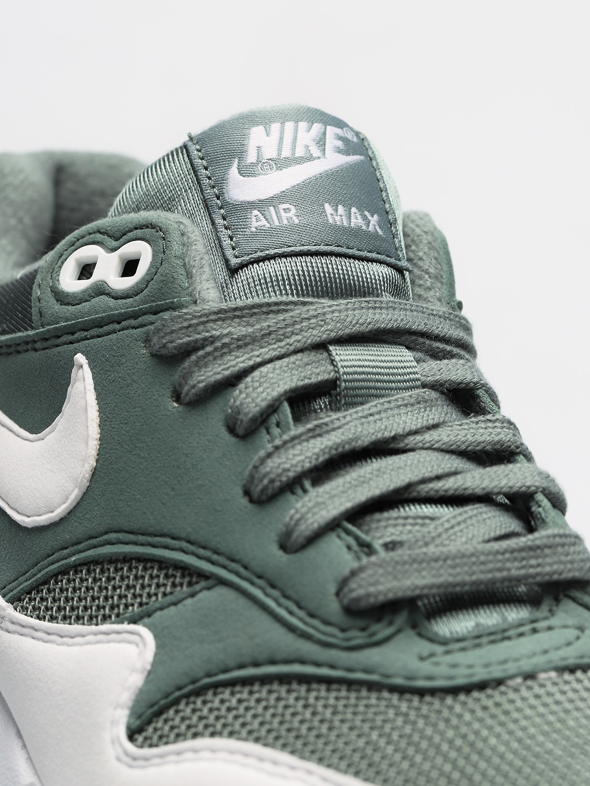 Buty Nike Air Max 1 Wmn (clay green/white)