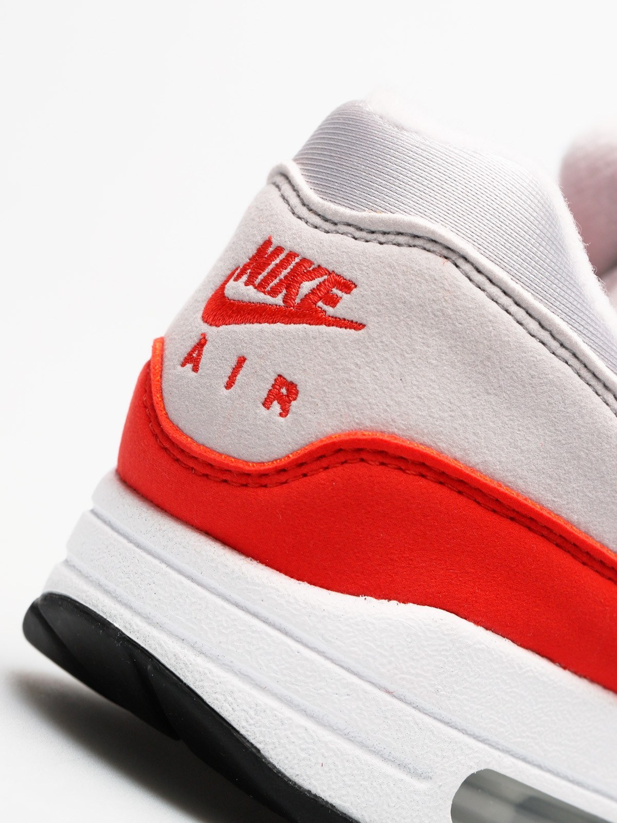 Buty Nike Air Max 1 Wmn (vast grey/habanero red)