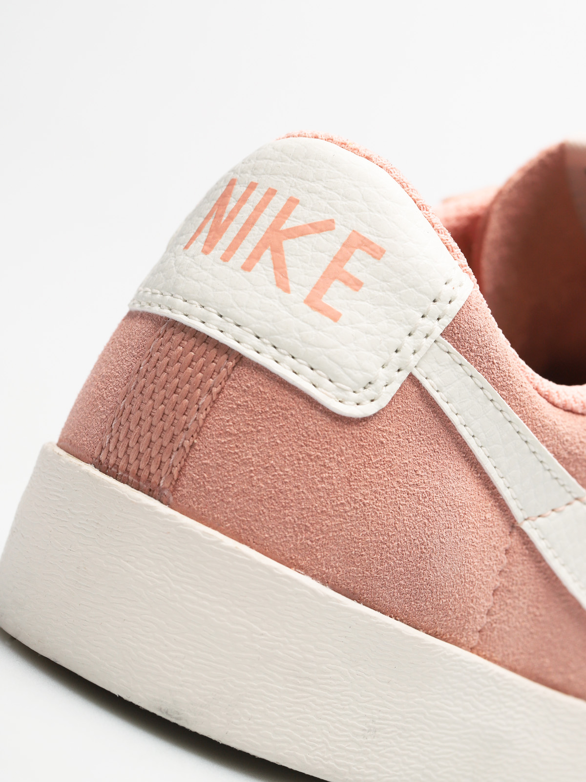 Buty Nike Blazer Low Wmn (coral stardust/sail sail)