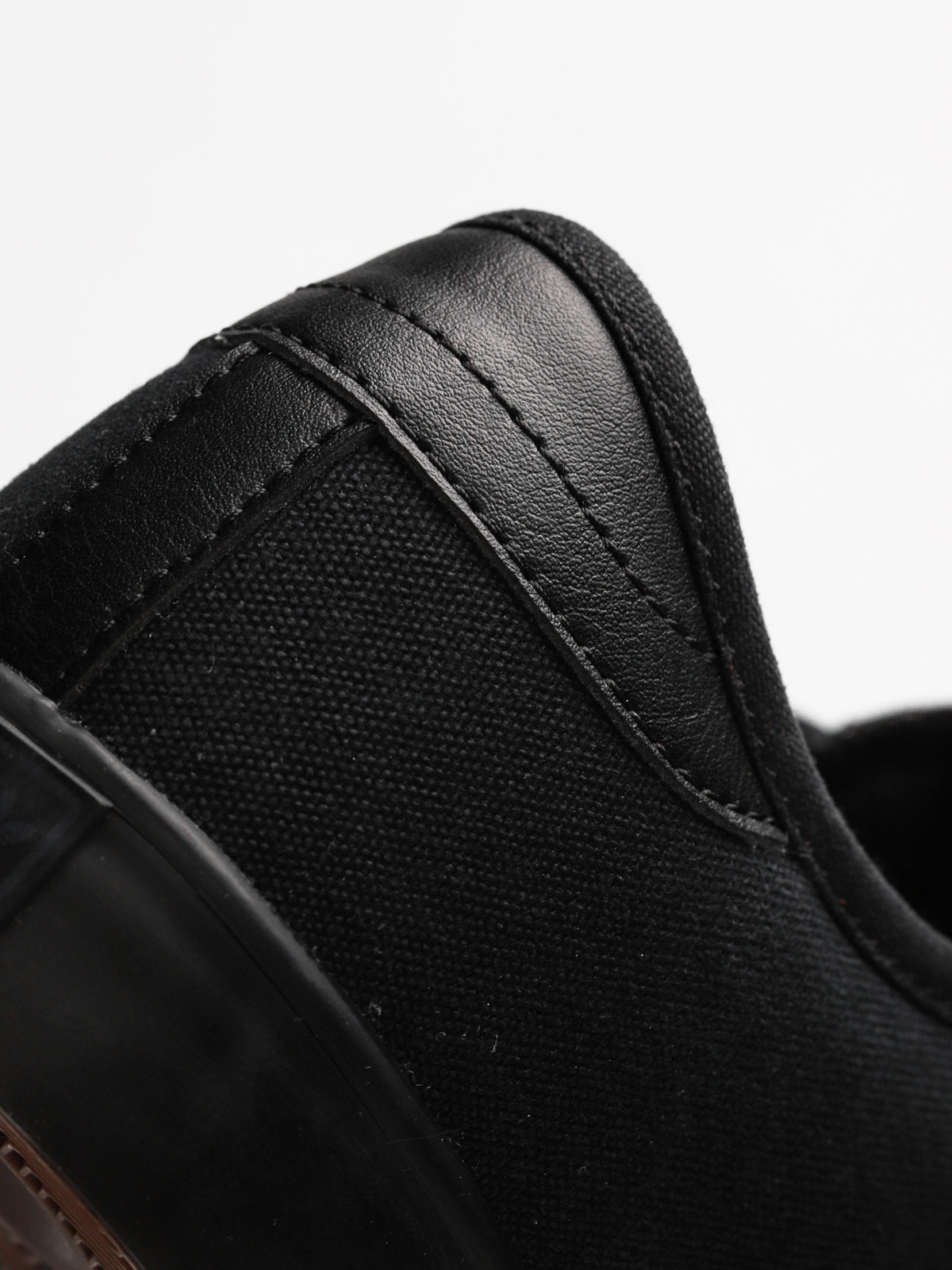 Buty adidas Seeley (core black/core black/core black)