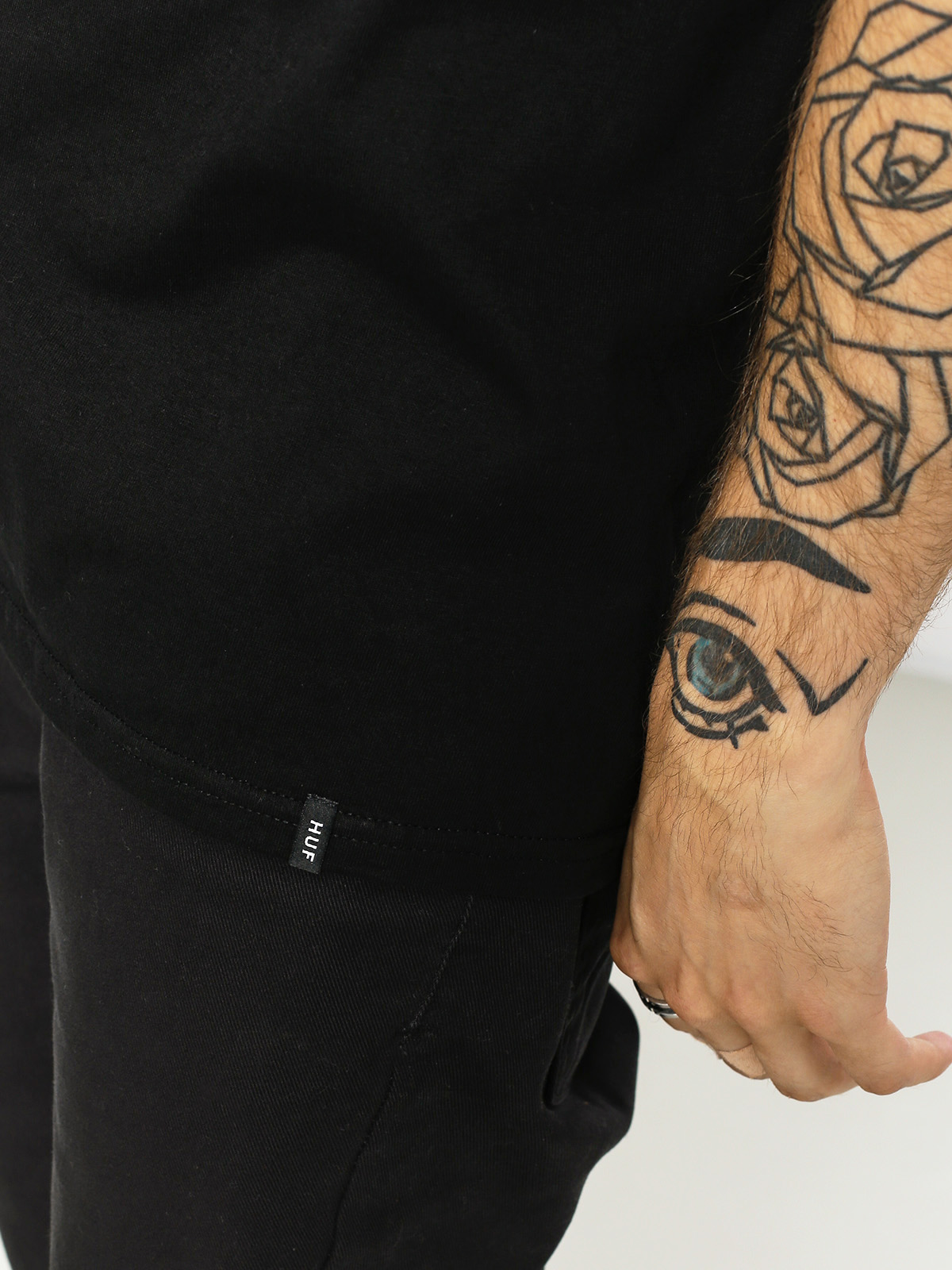 T-shirt HUF Essentials Box Logo (black)