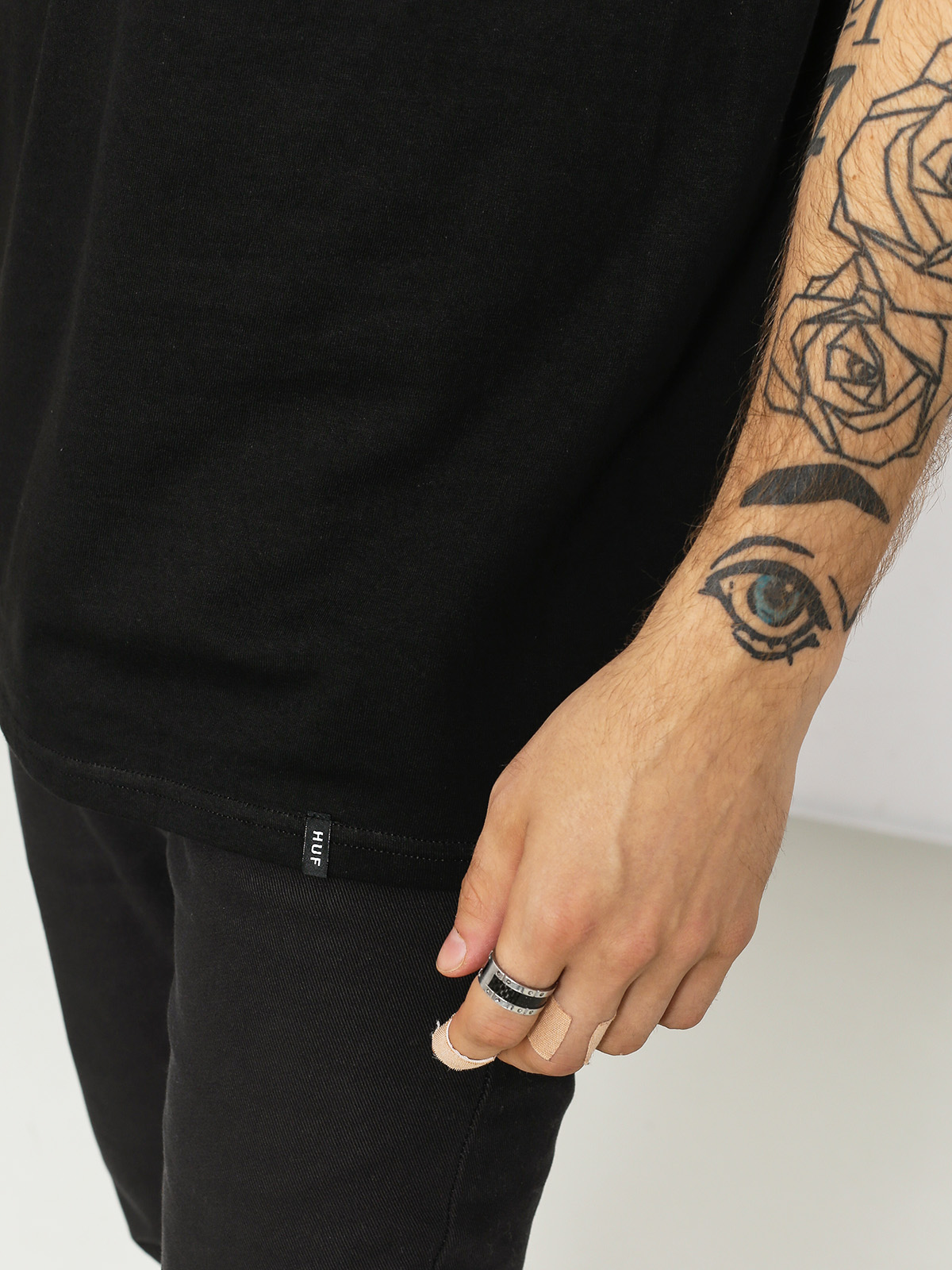 T-shirt HUF Essentials Og Logo (black)