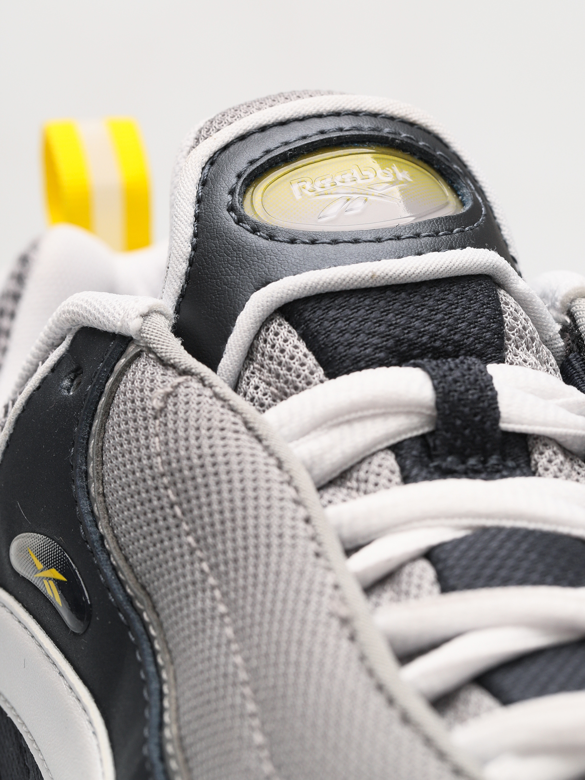 Buty Reebok Daytona Dmx (og wht/night navy/mgh solid grey/yellow/black)