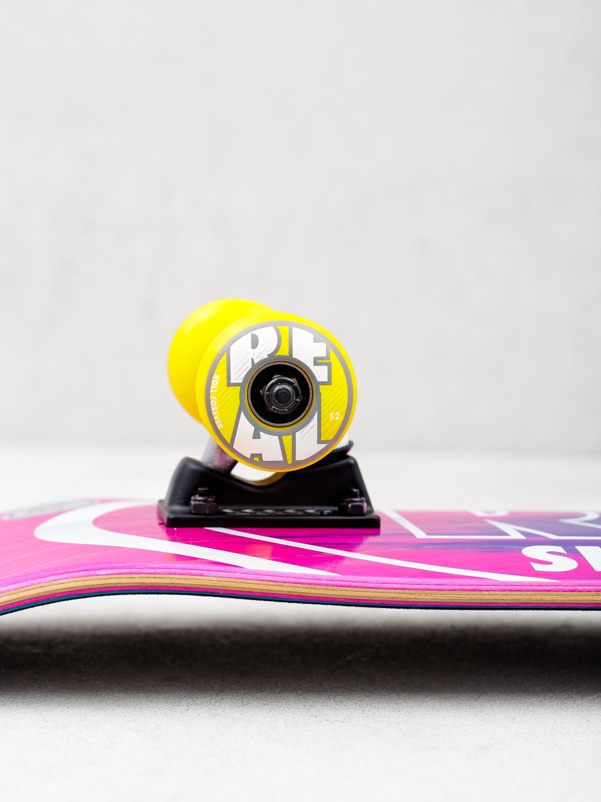 Deskorolka Real Metallic Oval Fades (pink/teal)