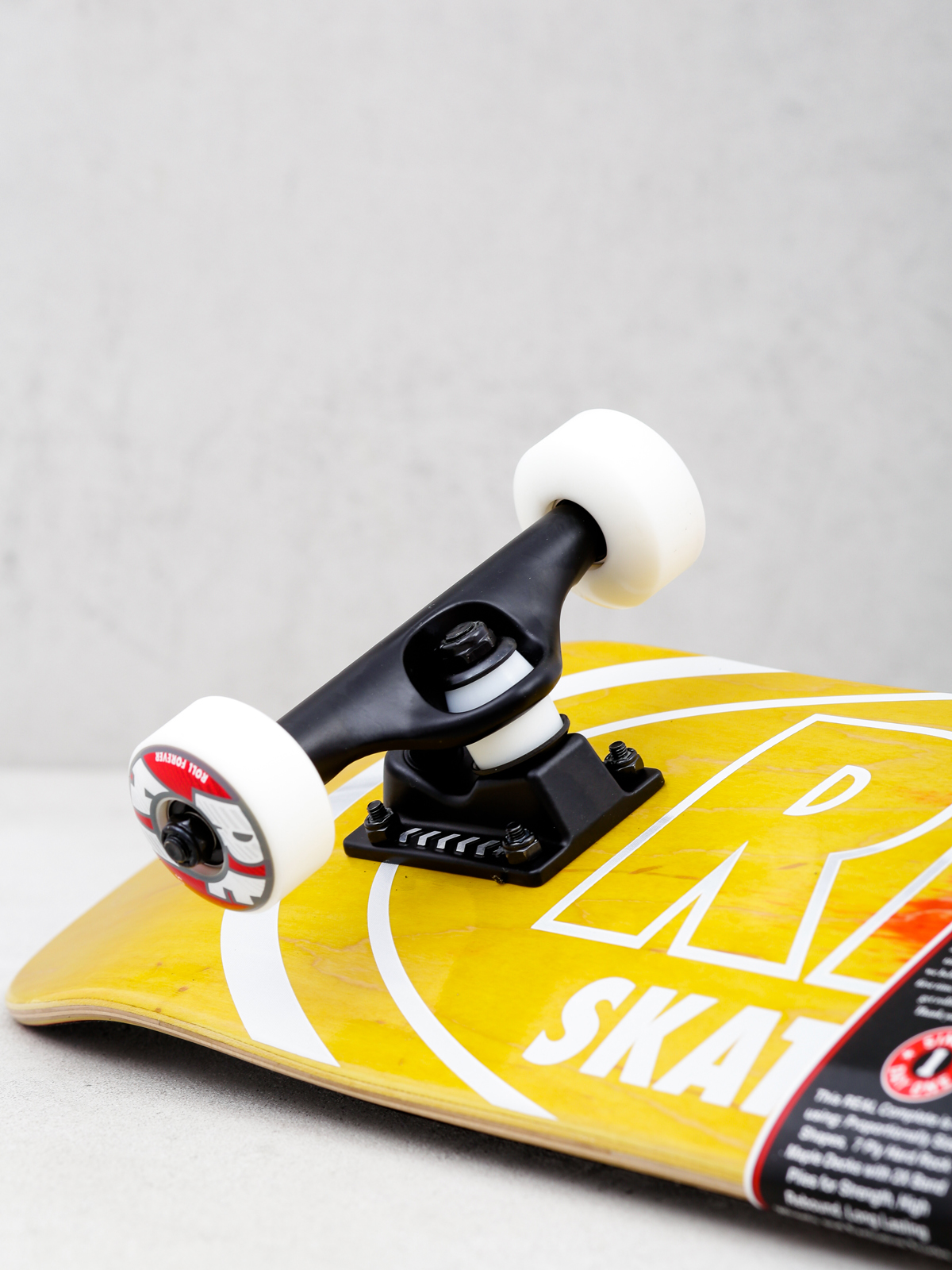 Deskorolka Real Metallic Oval Fades (yellow/red)