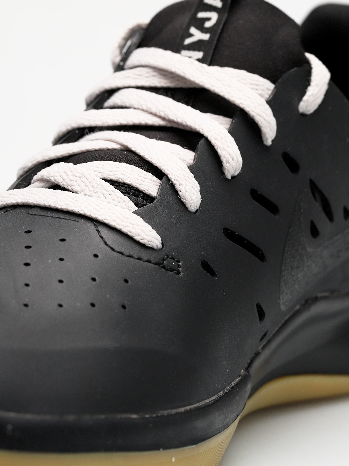 nike sb nyjah black gum