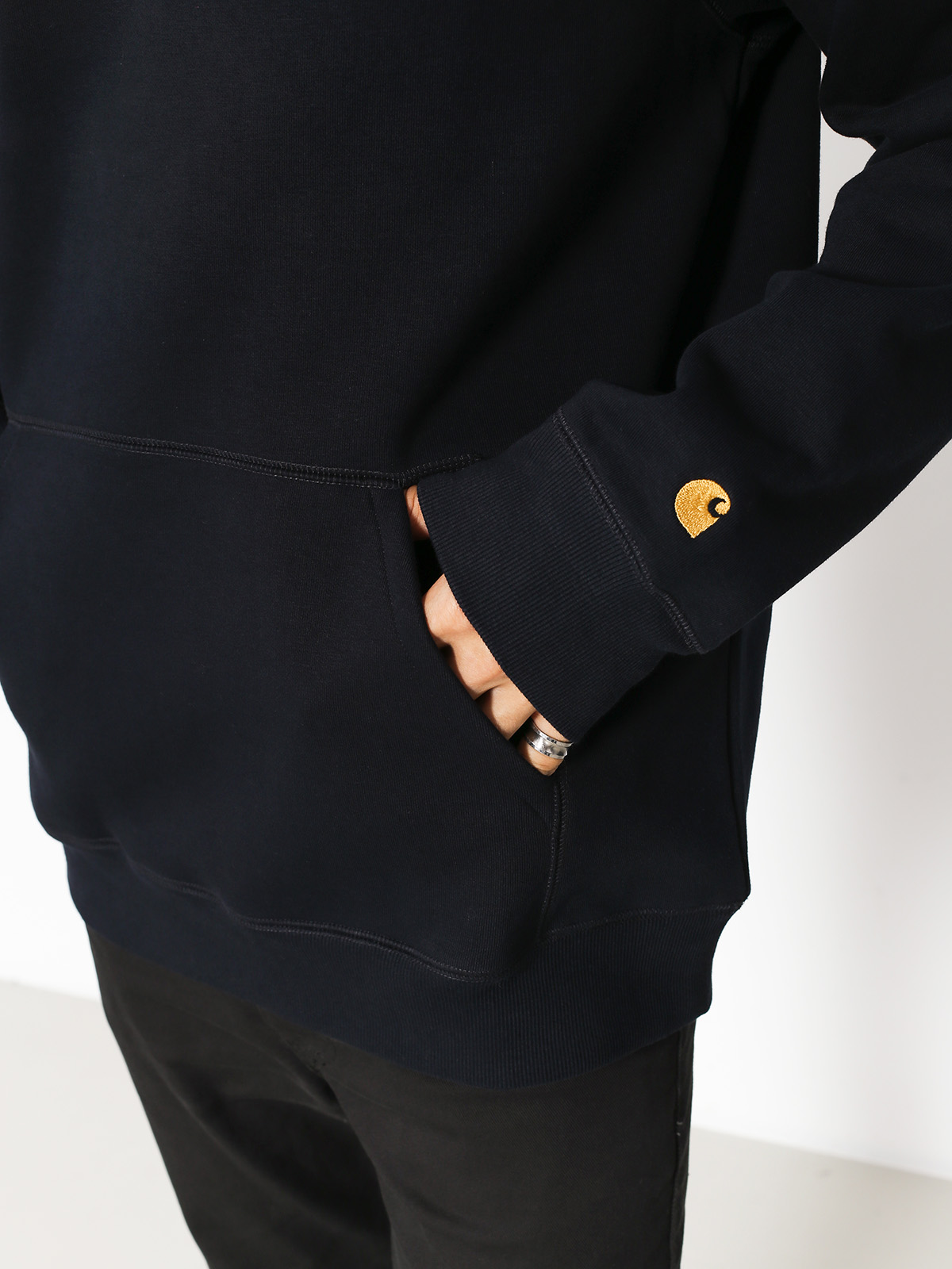 Bluza z kapturem Carhartt WIP Chase HD (dark navy/gold)