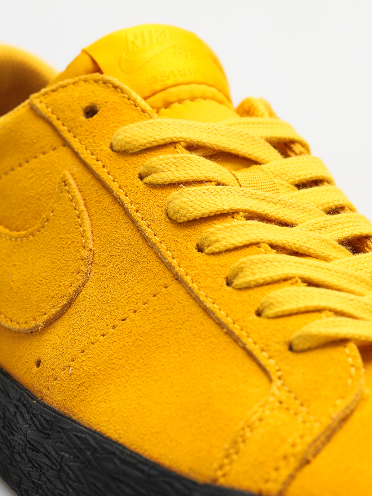 Nike sb blazer on sale low yellow ochre