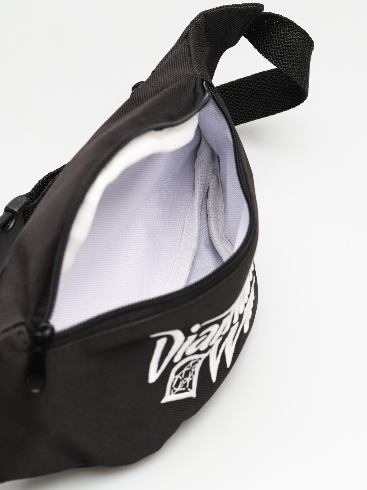 Nerka Diamante Wear Big (black/white)