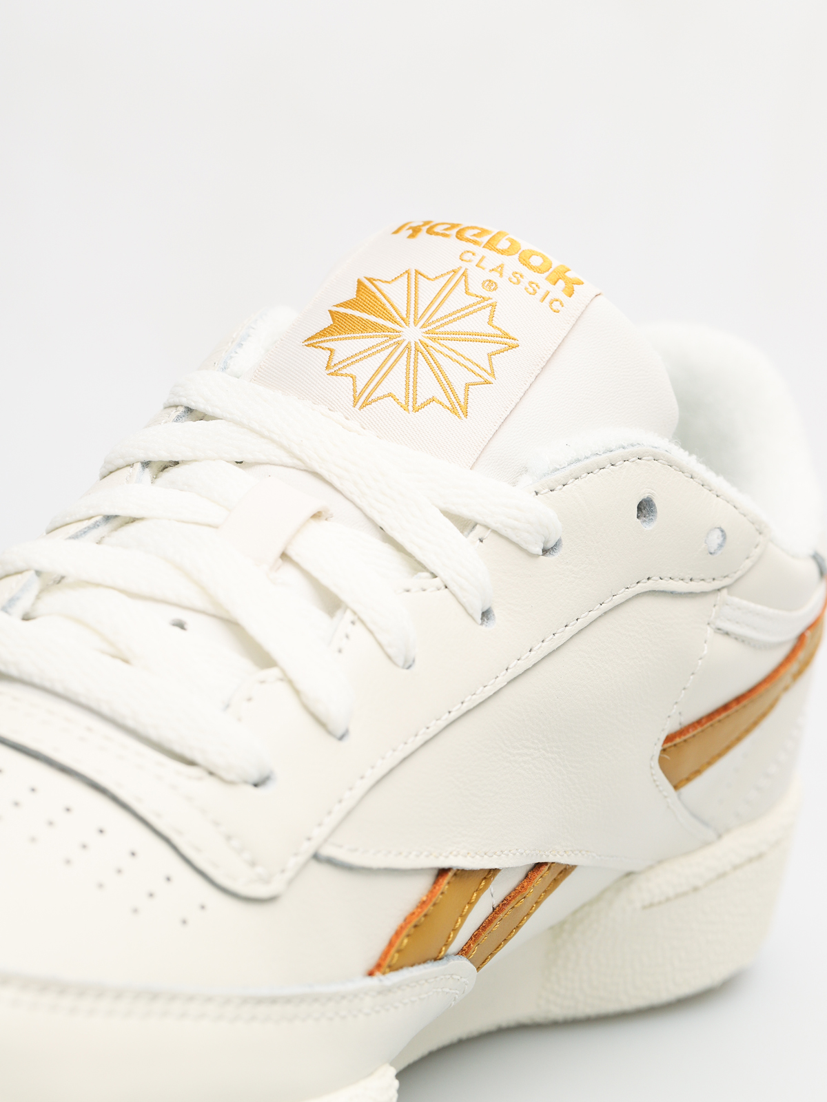 Buty Reebok Revenge Plus Mu (vintage chalk/wild khaki)