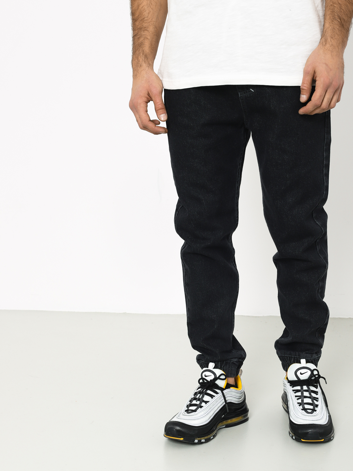 Spodnie MassDnm Truth Joggers Jeans Trap Fit (black rinse)