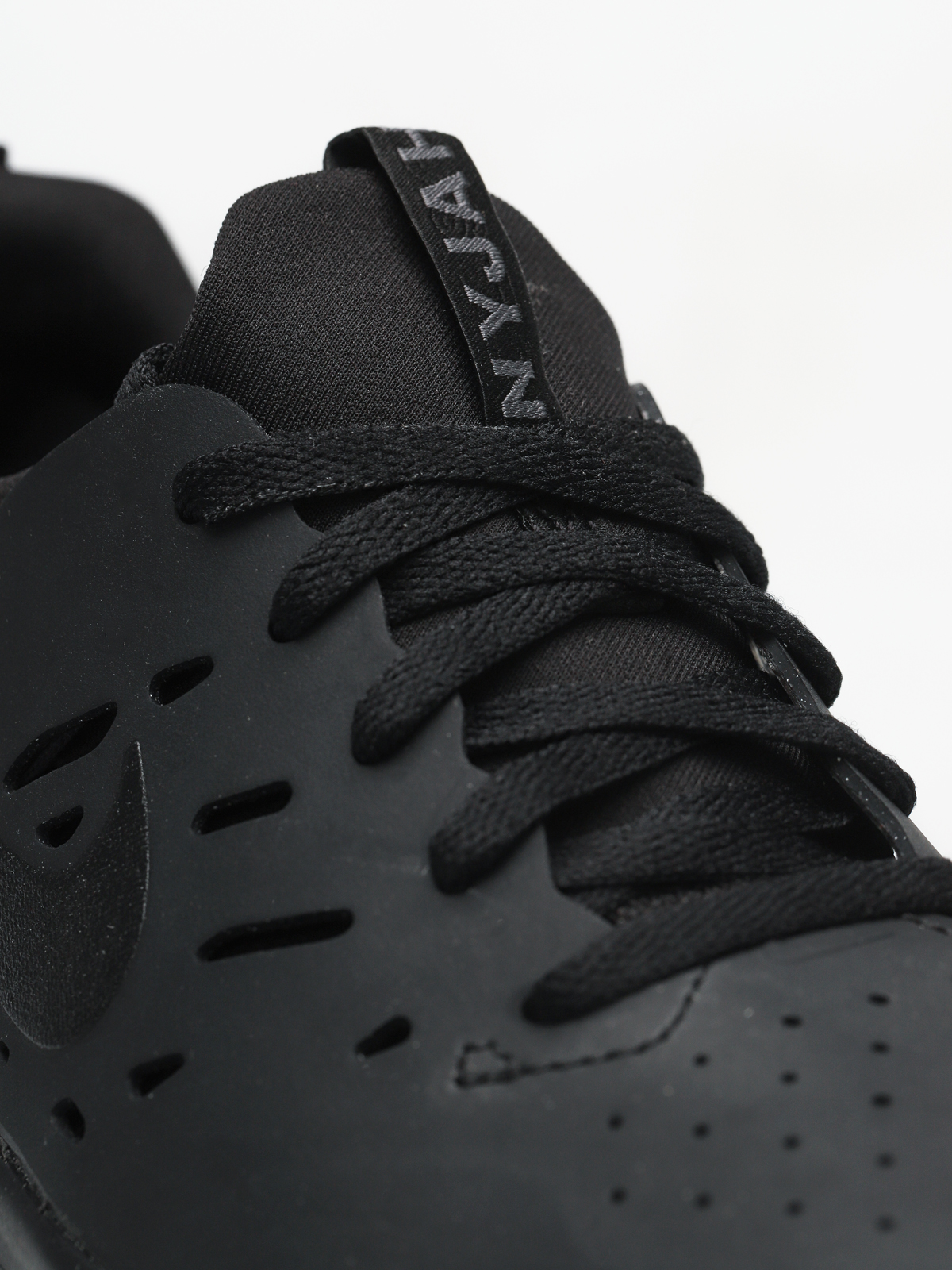 black nike nyjah