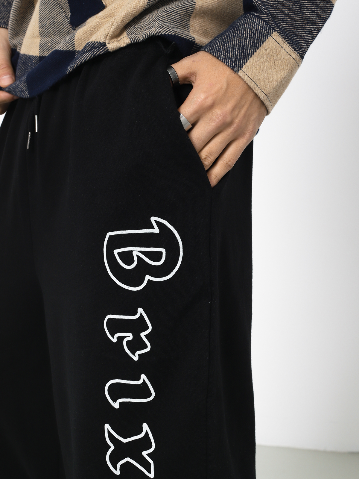 Spodnie Brixton Proxy Sweatpant (black/white)