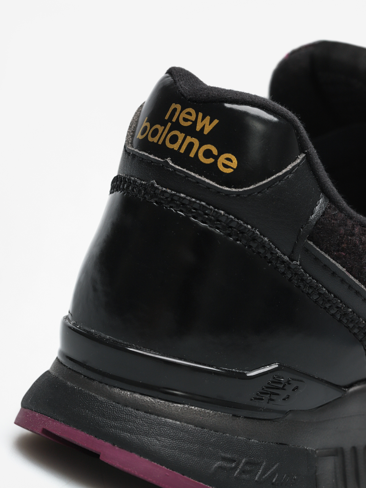 Buty New Balance 840 Wmn (black)